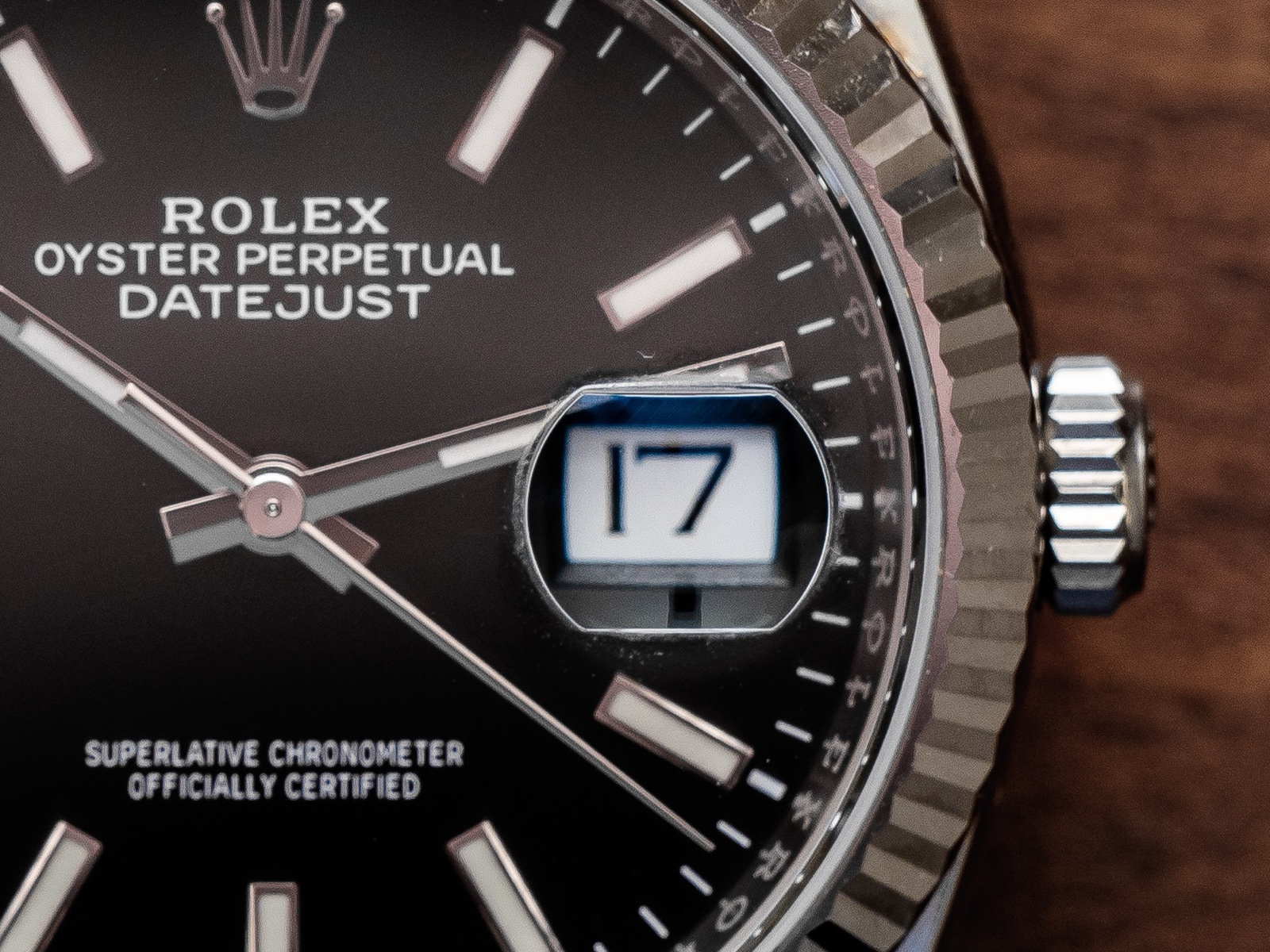 Real Rolex Datejust 126234 cyclops lens magnifying the date